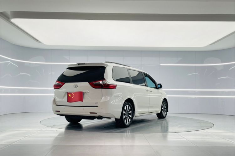 Used Toyota Sienna 2020 3.5L Two-Wheel Drive XLE Leather Interior 7 Seats Mexico Edition
