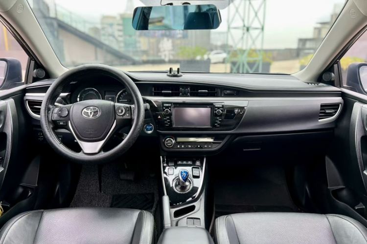 Used Toyota Levin 2016 Dual-Engine 1.8H V E-CVT Luxury Edition Interior 3