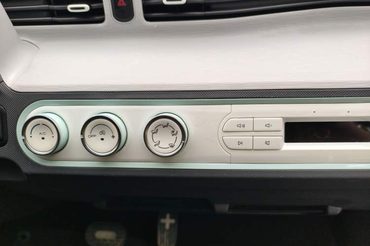 Used Wuling Hongguang MINIEV 2021 Macaron Premium Model – Lithium Iron Phosphate