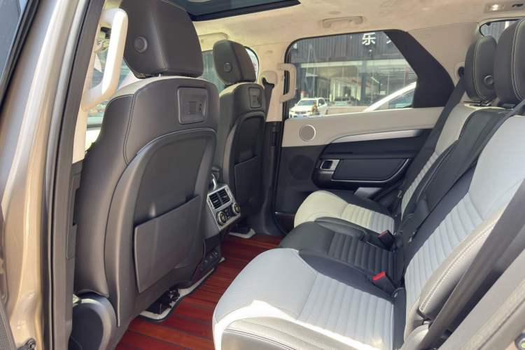 Used Land Rover Discovery 2021 360 PS R-Dynamic S
