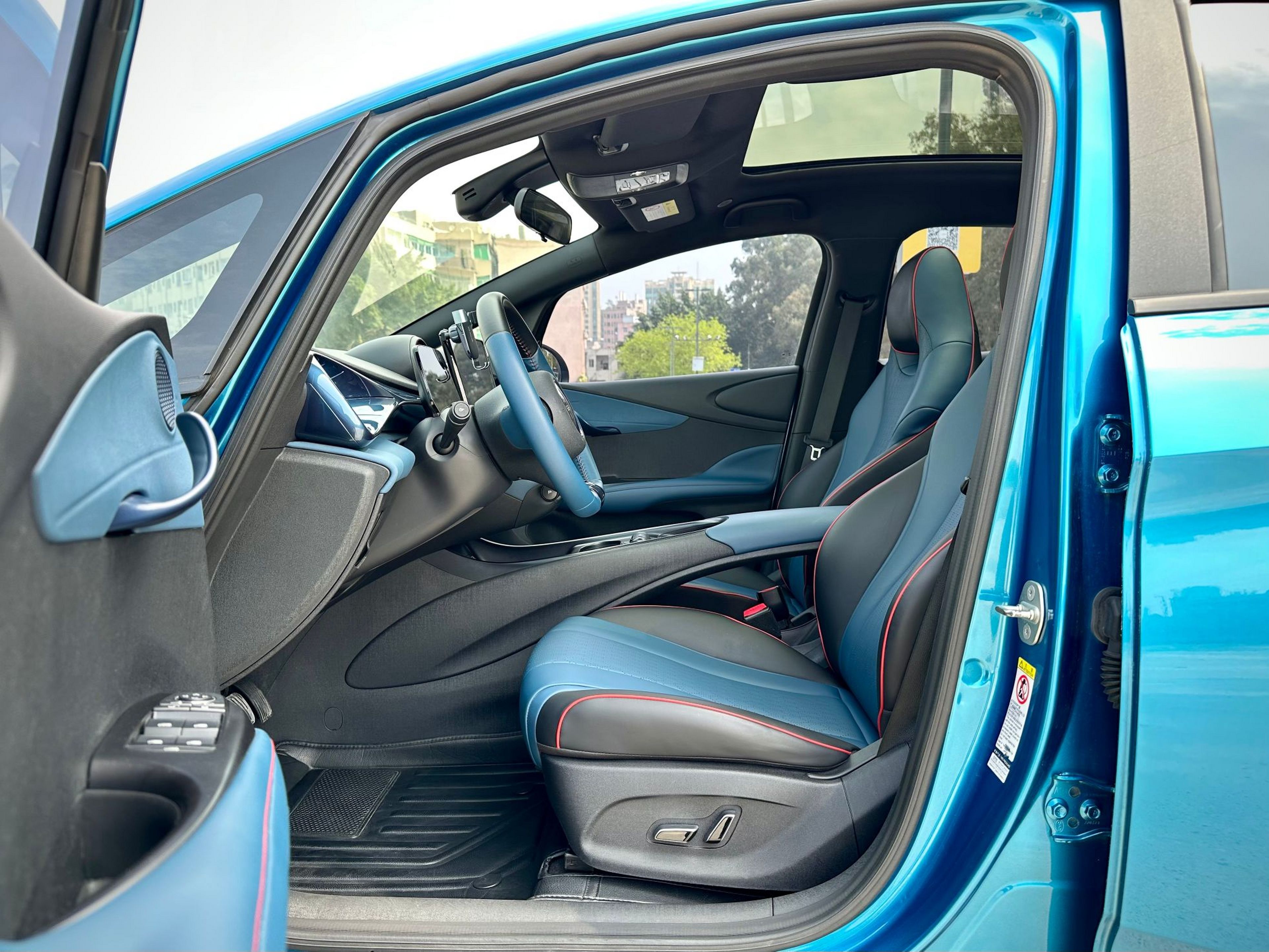 Переднее сиденье в автомобиле