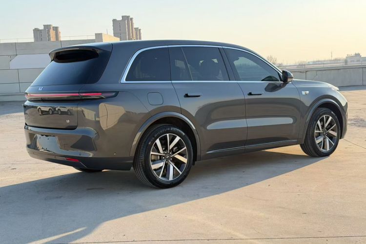 Used Li Auto L8 2023 Pro Model
