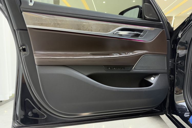 Used BMW 7 Series 2021 740Li Leading Edition Luxury Package
