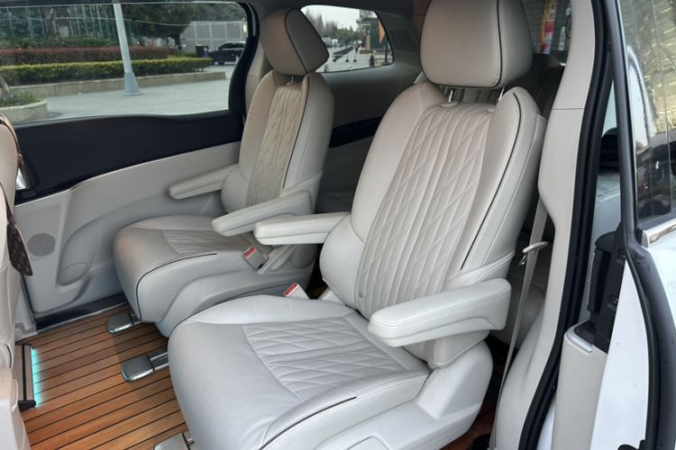 Used Buick GL8 2022 Land Business Class 652T Luxury Model Interior 8