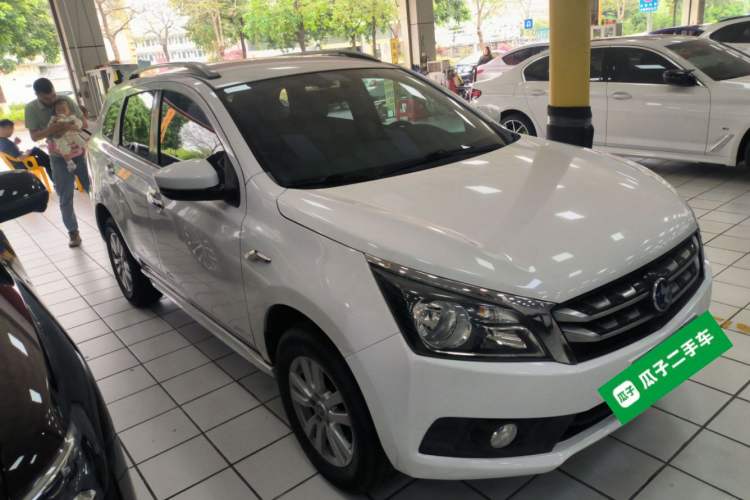 Used Venucia T70 2016 2.0L CVT Smart Choice Edition Exterior 2