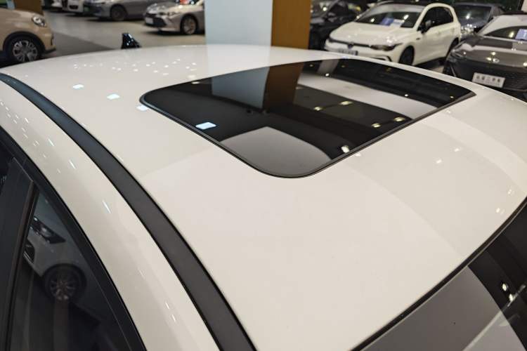 Used Hyundai Elantra 2023 1.5L CVT LUX Prestige Edition Roof