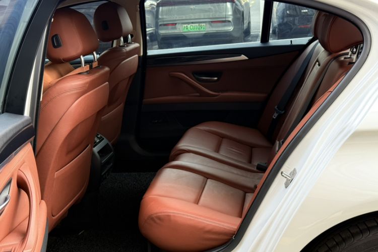 Used BMW 5 Series 2014 520Li Elegant Model
