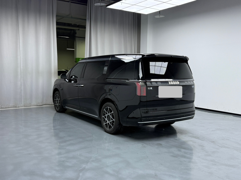 Zeekr 009 2024 7-Seater Walk-Through Version Four-Wheel Drive 108 kWh — снимка 3