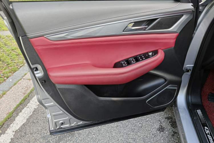 Used CHANGAN CS85 COUPE 2023 1.5T DCT Luxury Version Interior 9