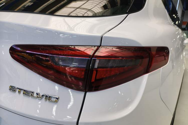 Used Alfa Romeo Stelvio 2017 2.0T 200HP Elite Edition