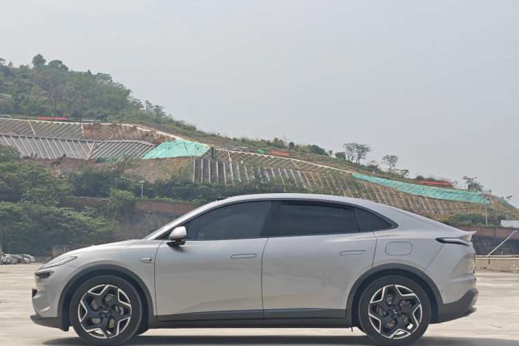 Used ONVO L60 2024 60 kWh Rear-Drive Version Exterior 7