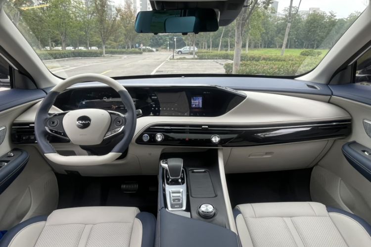 Used Dongfeng Aeolus Huge 2022 Mach Power 1.5T Dare-Enjoy Edition · Smart
