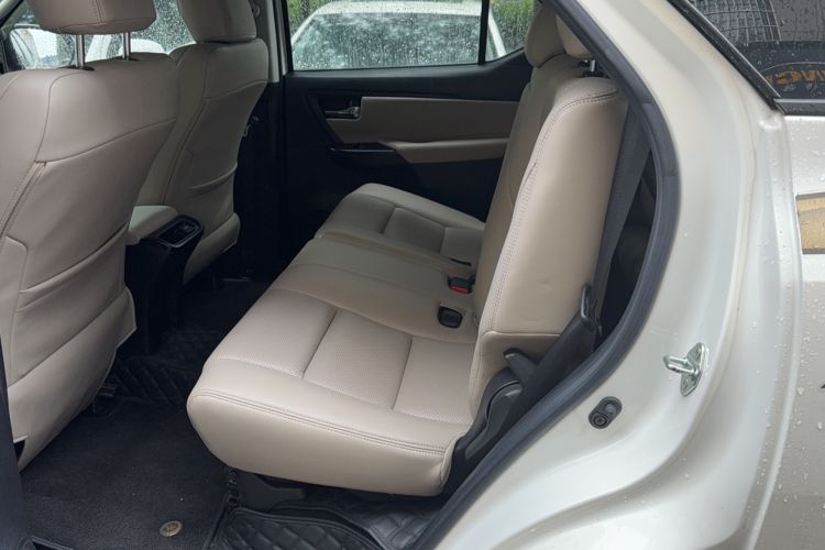 Used Toyota Fortuner 2016 2.7L Middle East Version
