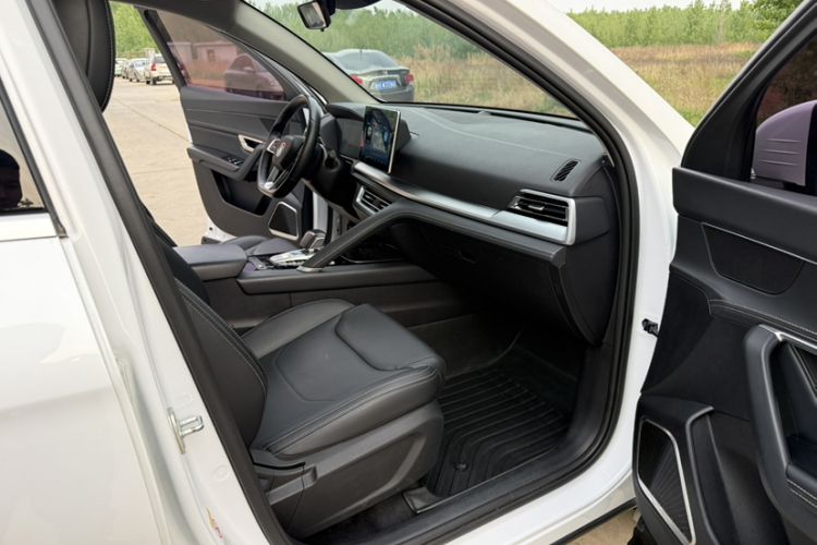 Used BYD Song Pro 2019 1.5T Automatic Luxury Model Interior 1