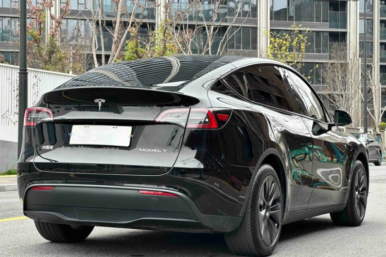 Used Tesla Model Y 2023 Rear-Wheel-Drive Version
