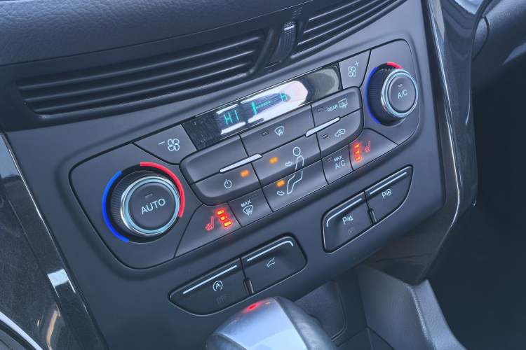 Used Ford Kuga 2017 EcoBoost 245 Four-Wheel-Drive Sport Model
