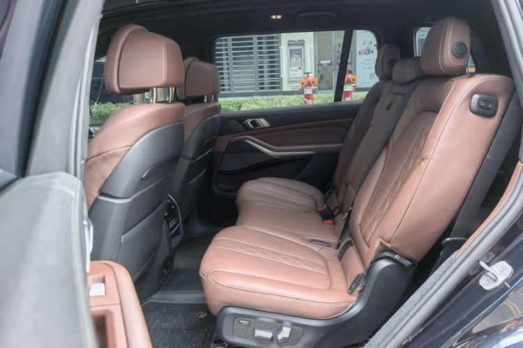 Used BMW X7 2020 xDrive40i Luxury M Sport Package
