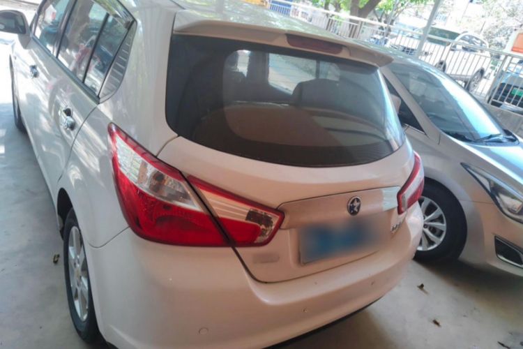 Used Venucia R50 2013 1.6L Automatic Fashion Edition
