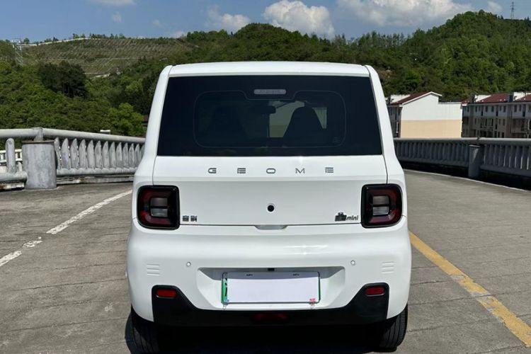 Used Geely Galaxy Panda 2023 Panda Mini 200km Endurance Bear
