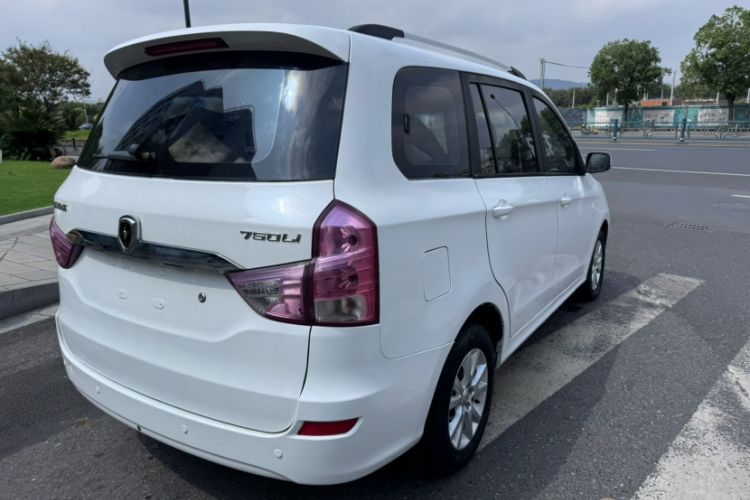 Used Jinbei 750 2015 1.5L Deluxe Model
