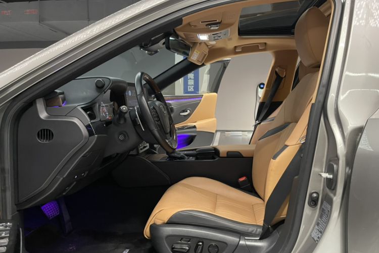 Used Lexus ES 2021 300h Premium Edition
