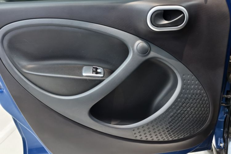 Used smart forfour 2016 1.0L 52 kW Dynamic Edition