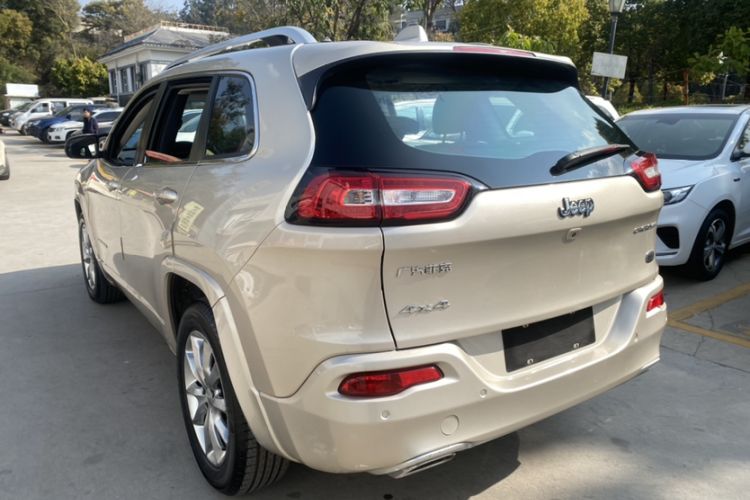 Used Jeep Cherokee 2017 2.4L Professional Smart Edition
