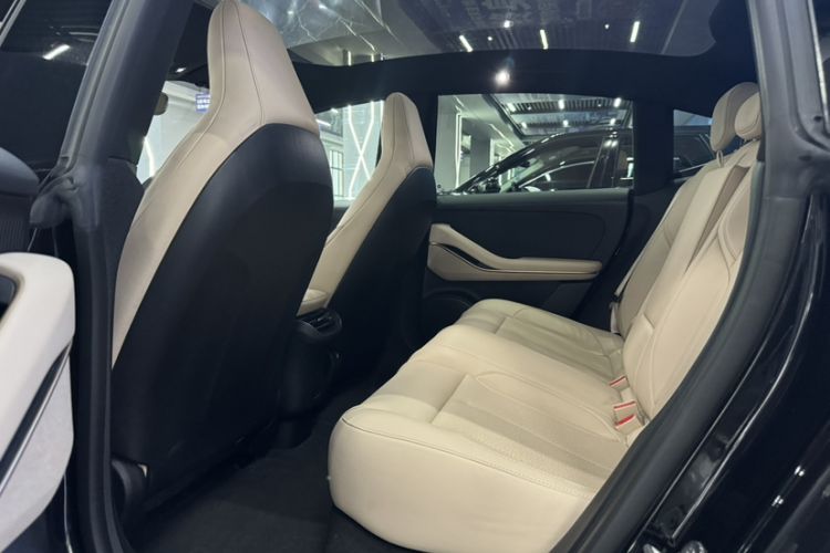 Used Nio ET5 2022 75 kWh Interior 4