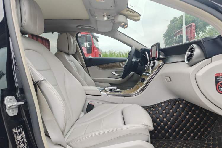 Used Mercedes-Benz C-Class 2015 C 200 L