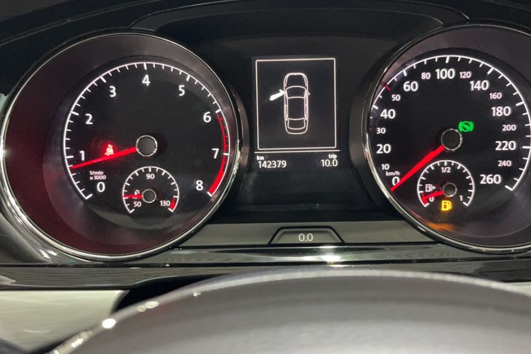 Used Volkswagen Lamando 2015 280TSI DSG Comfort Edition Odometer Close Up