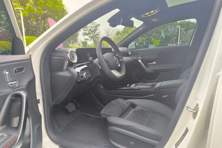 Used Mercedes-Benz A-Class 2024 Updated A 200 L Fashion Version Interior 1