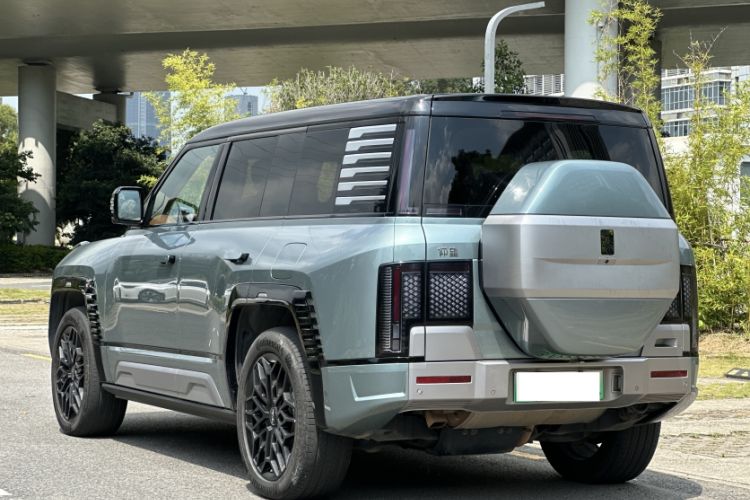 Used Yangwang U8 2023 Luxury Edition
