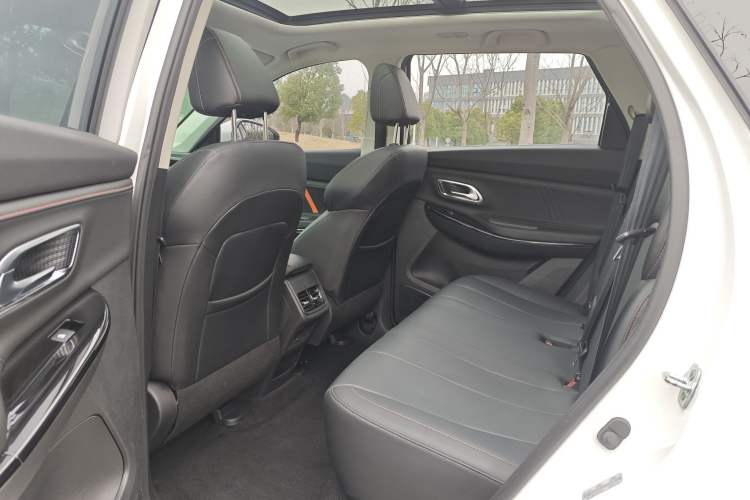 Used CHANGAN OSHAN X7 PLUS 2022 1.5T Blue Whale Edition Automatic Prestige Version Interior 3