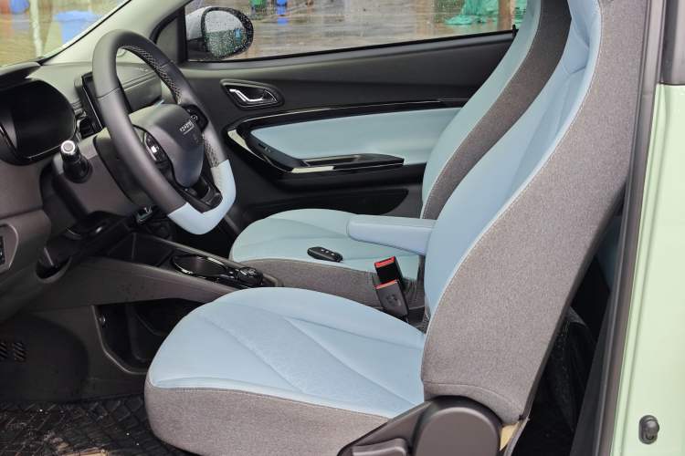 Used Chery New Energy Little Ant 2022 Revised Version Sweet Pink Edition Half-Sugar Version Lithium Iron Phosphate 30.7 kWh 30 kW 301 km