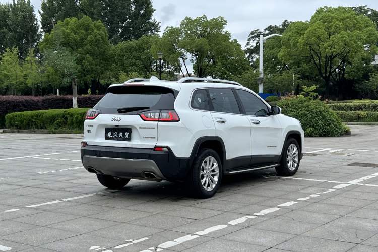 Used Jeep Cherokee 2019 2.0T Two-Wheel Drive Smart Enjoyment Version China V