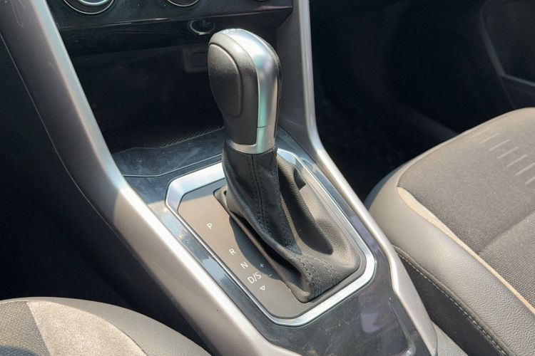 Used Volkswagen T-ROC 2020 230TSI DSG Two-Wheel Drive Advanced Version Gear Lever