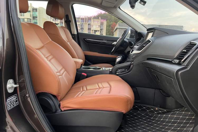 Used Dongfeng Fengdu MX5 2016 2.0L Automatic Flagship Edition