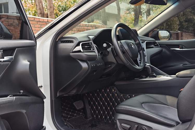 Used Toyota Camry 2021 2.0S FENGSHANG Edition Interior 5