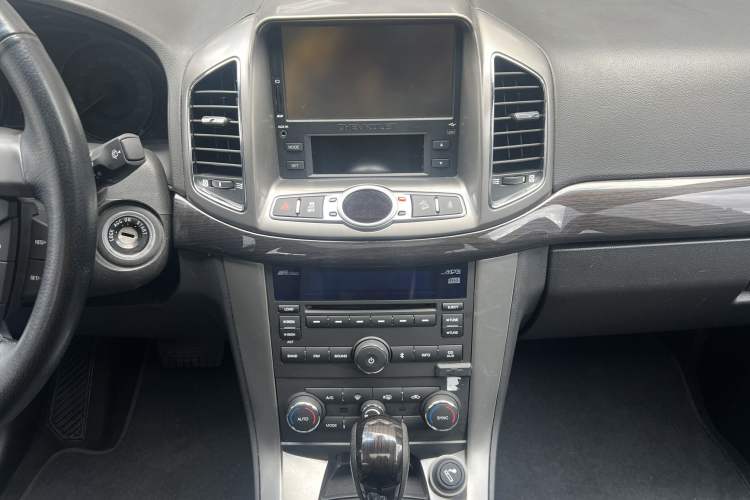 Used Chevrolet Captiva 2014 2.4L 4x4 Flagship Edition 7 Seats
