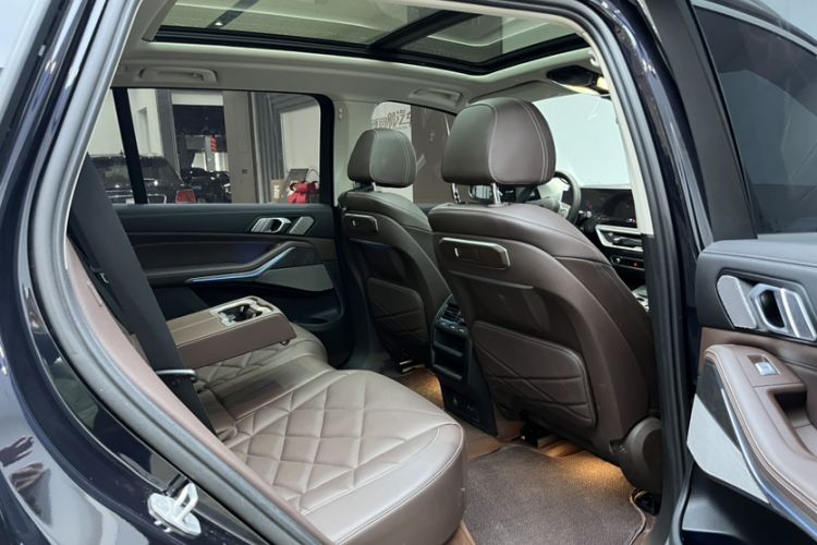 Used BMW X5 2023 xDrive 30Li Luxury M Sport Package Interior 1