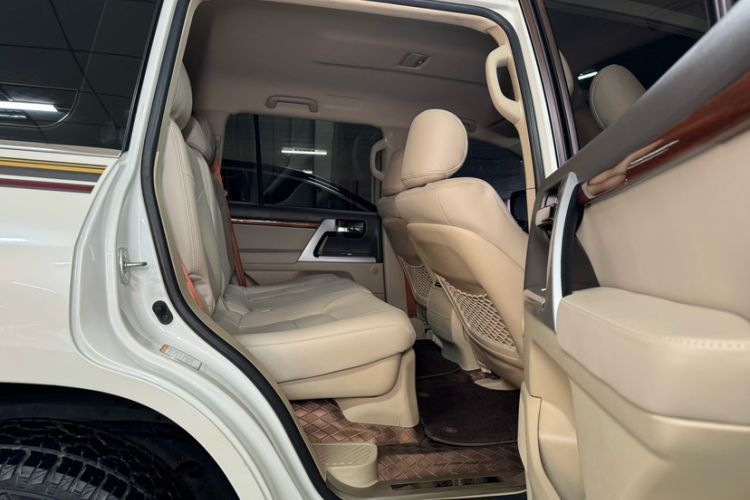 Used Toyota Land Cruiser 