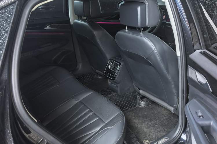 Used Volkswagen Passat 2025 Outstanding Model 380TSI Starry Dragon Glorious Edition Interior 2