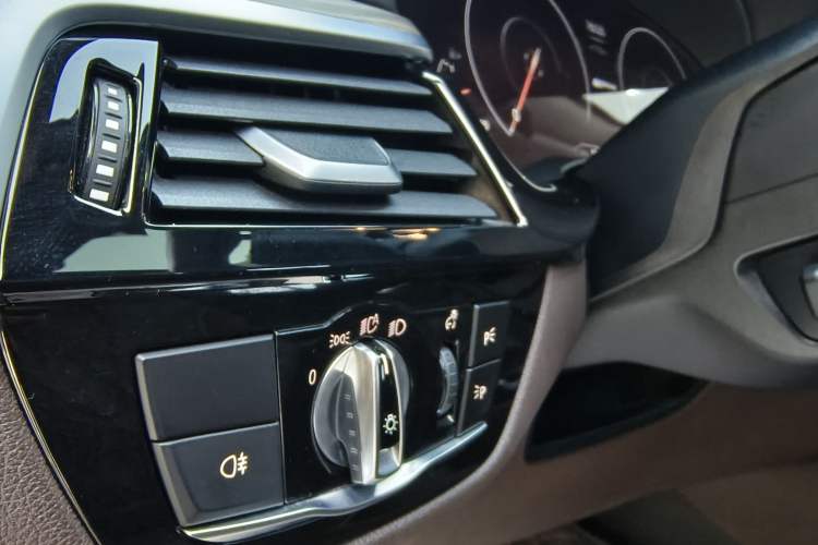 Used BMW 5 Series New Energy 2019 Updated Version 530Le Luxury Package