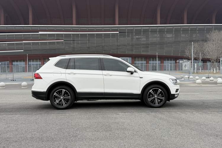 Used Volkswagen Tiguan L 2019 Updated Version 330TSI Automatic Two-Wheel Drive Panoramic Comfort Edition China VI Standard Exterior 3