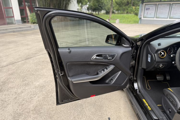 Used Mercedes-Benz GLA AMG 2017 AMG GLA 45 4MATIC Night Thunder Limited Edition
