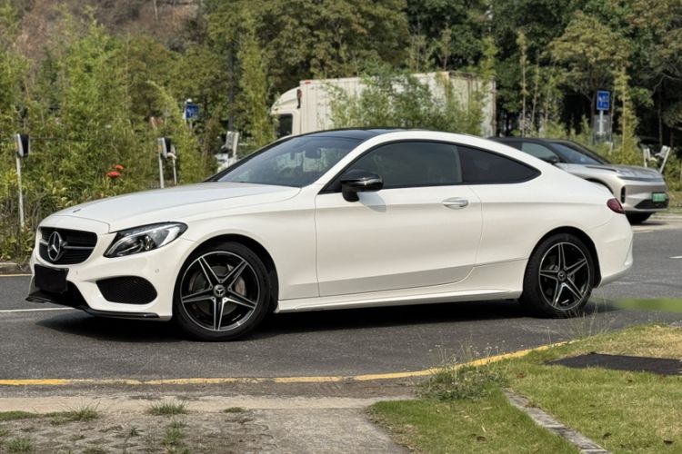 Used Mercedes-Benz C-Class 2018 C 200 Coupe Exterior 2