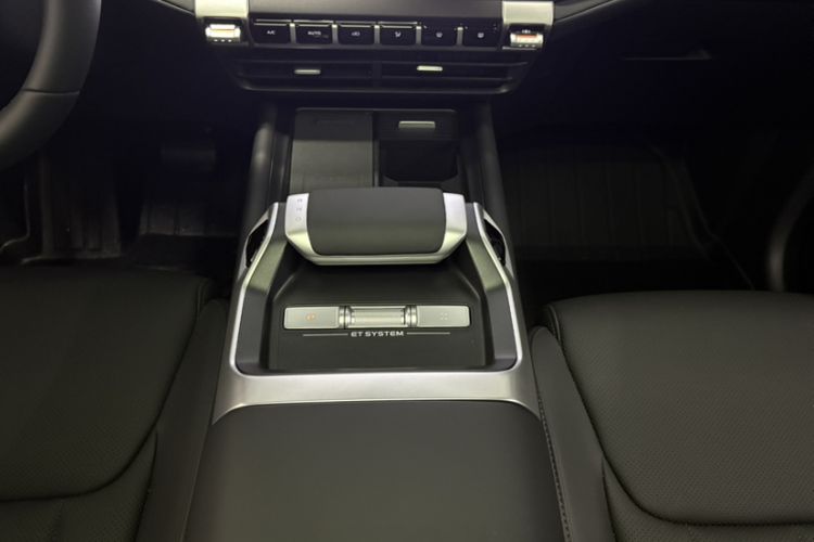 Used Deepal G318 2024 Four-Wheel-Drive Air Suspension Model