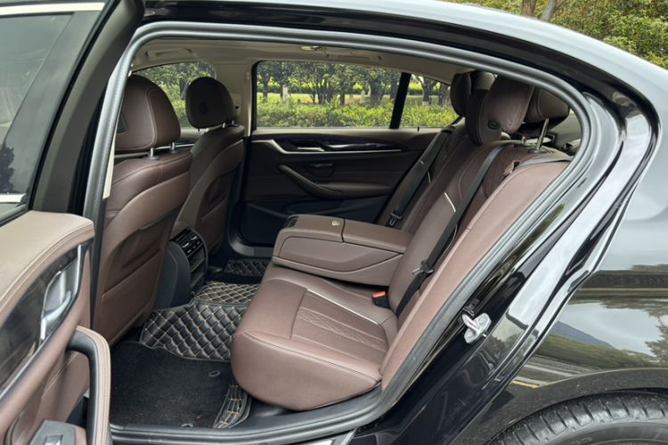 Used BMW 5 Series 2022 Second Facelift 525Li Luxury Package Interior 9