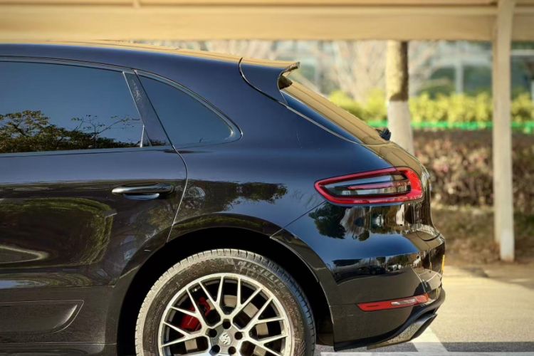 Used Porsche Macan 2017 Macan Turbo 3.6T
