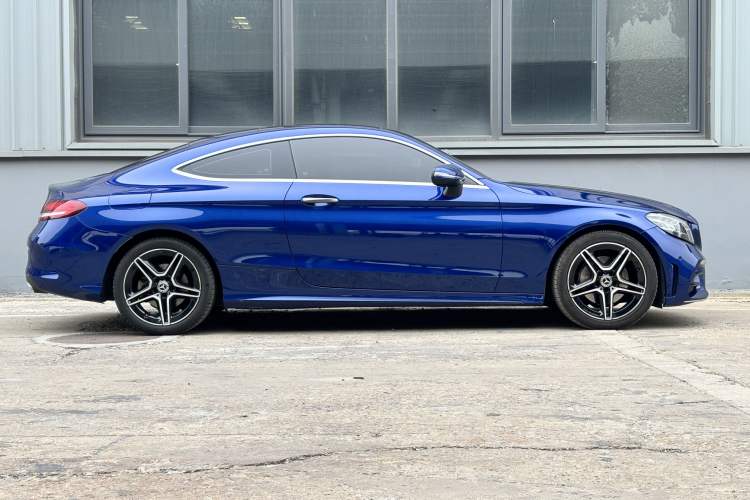 Used Mercedes-Benz C-Class 2020 C 260 Coupe Exterior 2
